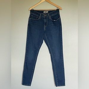 Levi’s curvy skinny jeans, slightly worn, wash: medium, size: 30
